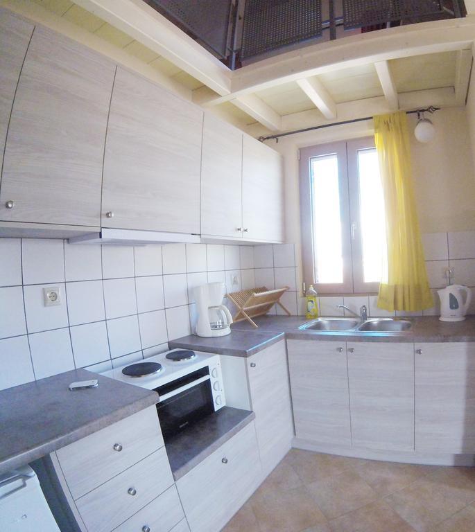 Arapakis Apartment Aegina Экстерьер фото